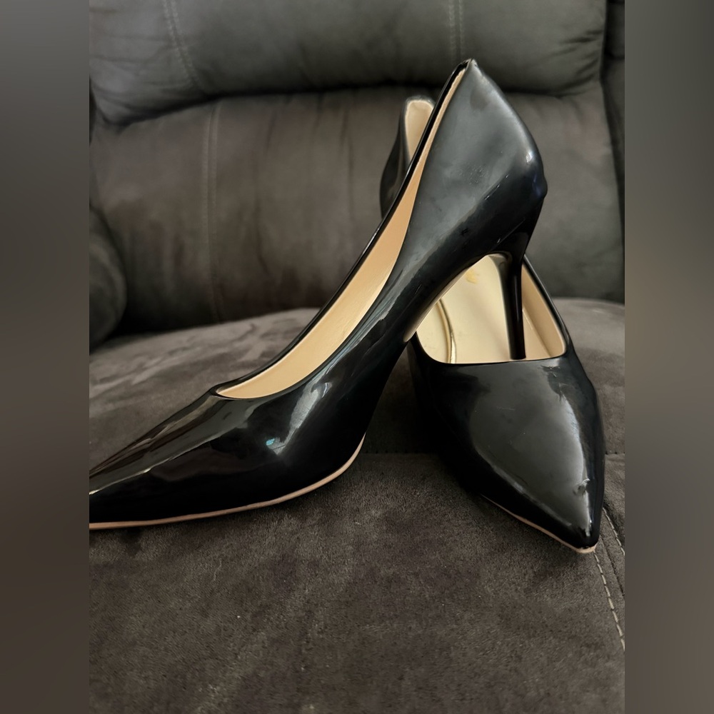Elegant Black Women's Pumps